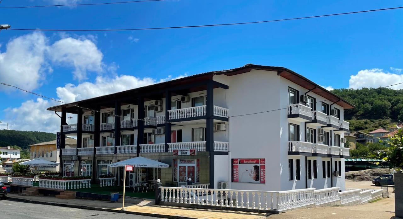 Hotel Elit كيركوفو المظهر الخارجي الصورة