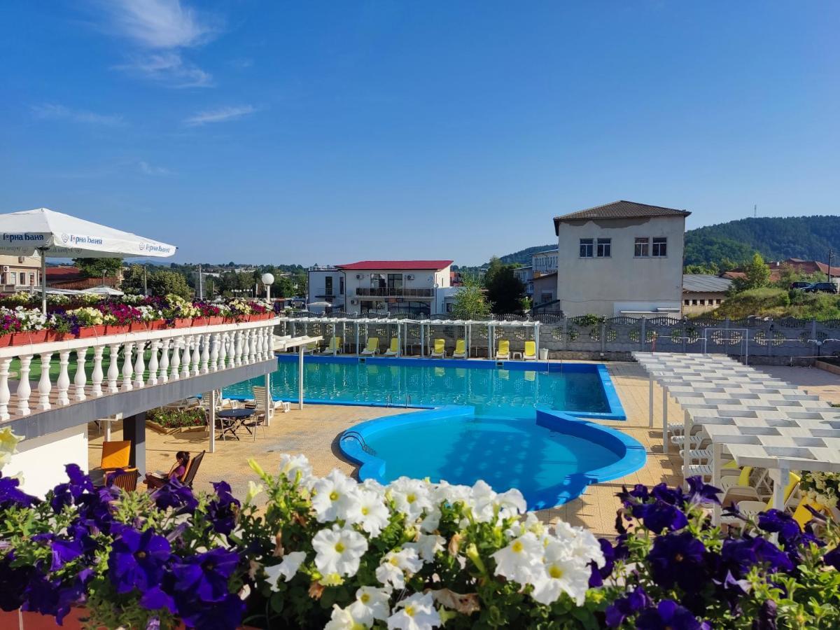 Hotel Elit كيركوفو المظهر الخارجي الصورة