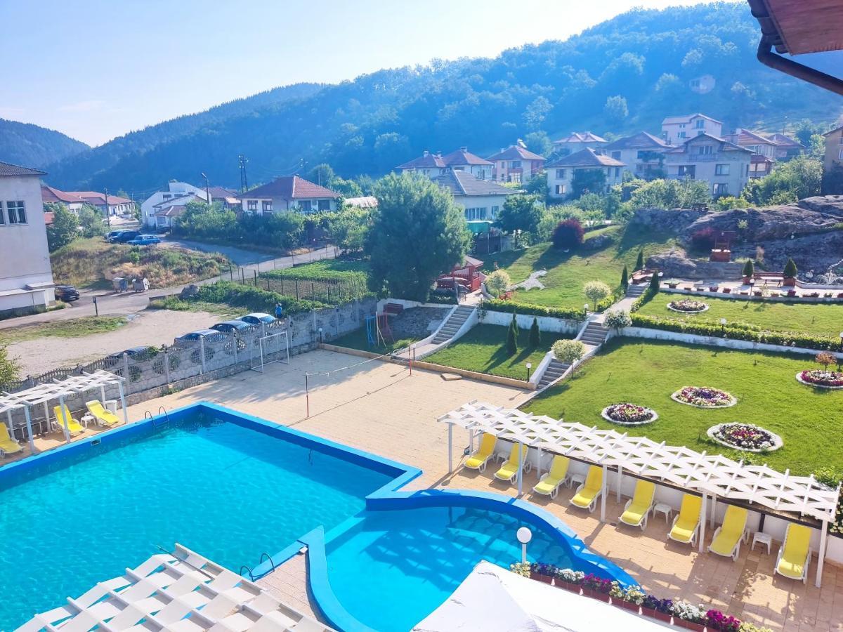 Hotel Elit كيركوفو المظهر الخارجي الصورة