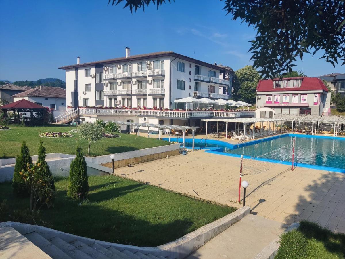 Hotel Elit كيركوفو المظهر الخارجي الصورة