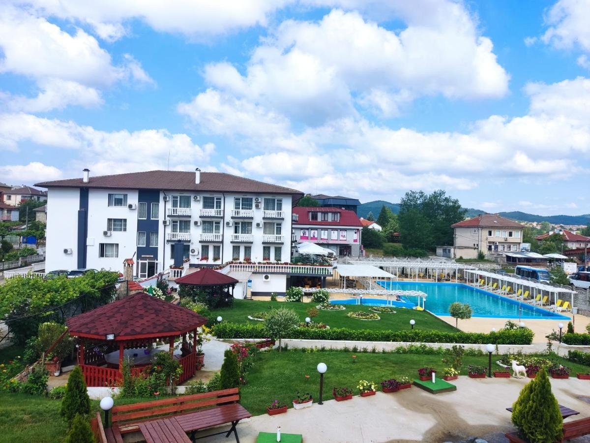 Hotel Elit كيركوفو المظهر الخارجي الصورة