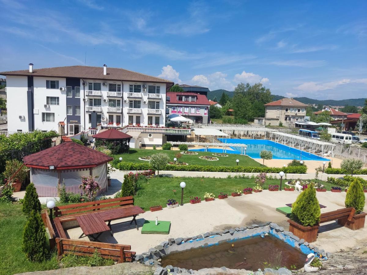 Hotel Elit كيركوفو المظهر الخارجي الصورة